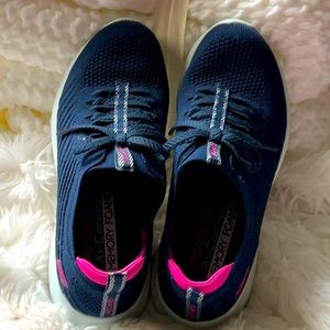 Skechers blue tennis shoes